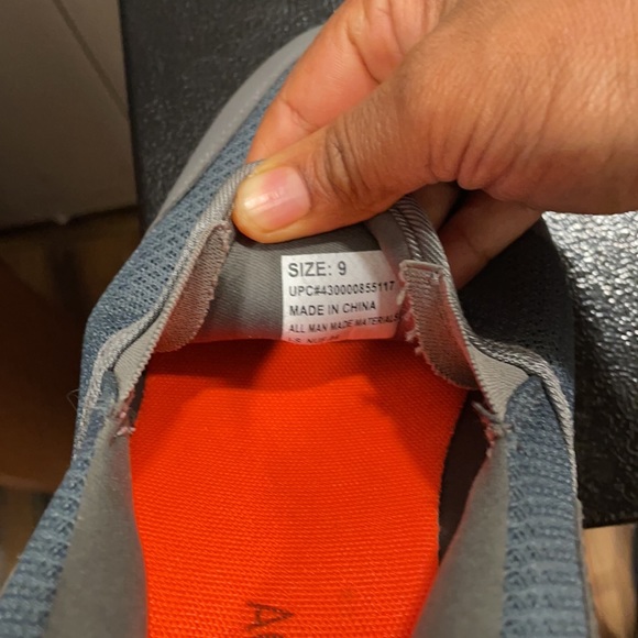 Action flex trainer sneaker New size 9 very Comfy - Picture 3 of 5